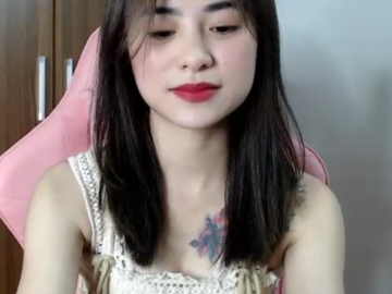 Thái trinh show hàng